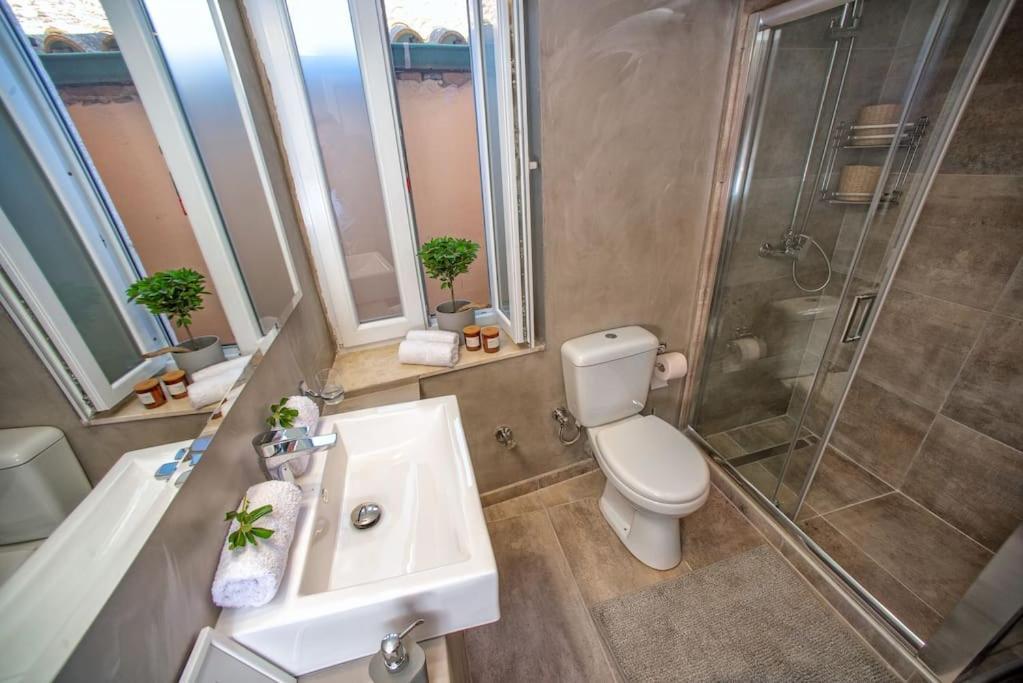 Newly Renovated 1730's Venetian Loft Apartament