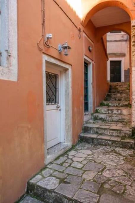 Newly Renovated 1730's Venetian Loft Apartament